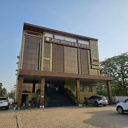 Rbs Hotel And Lawn Ayodhya Exterior foto