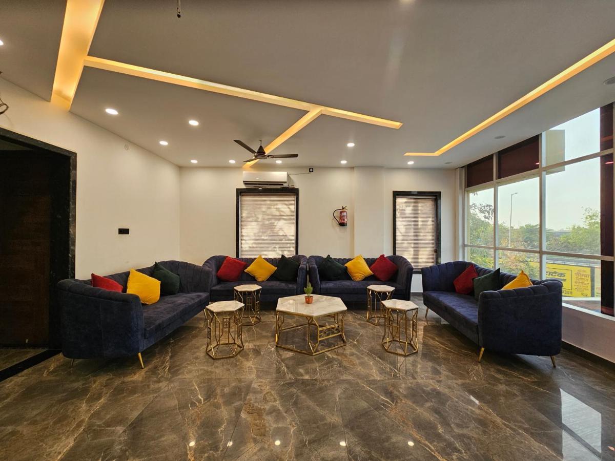 Rbs Hotel And Lawn Ayodhya Exterior foto